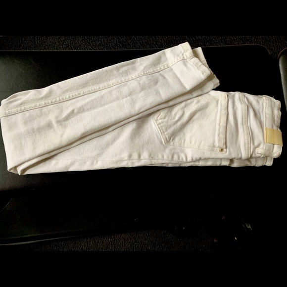3/$50 Zara high waist white skinny jeans. Size 00 - Picture 2 of 2
